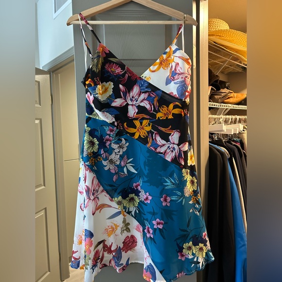 Floral Guess Dress - Picture 2 of 2